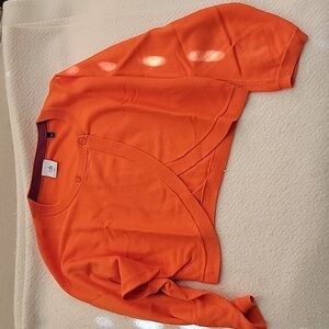 CAbi piccolo shrug